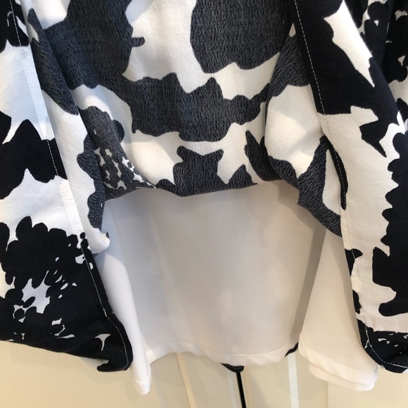 Ann Taylor LOFT floral skirt in Navy & White - Picture 7 of 8